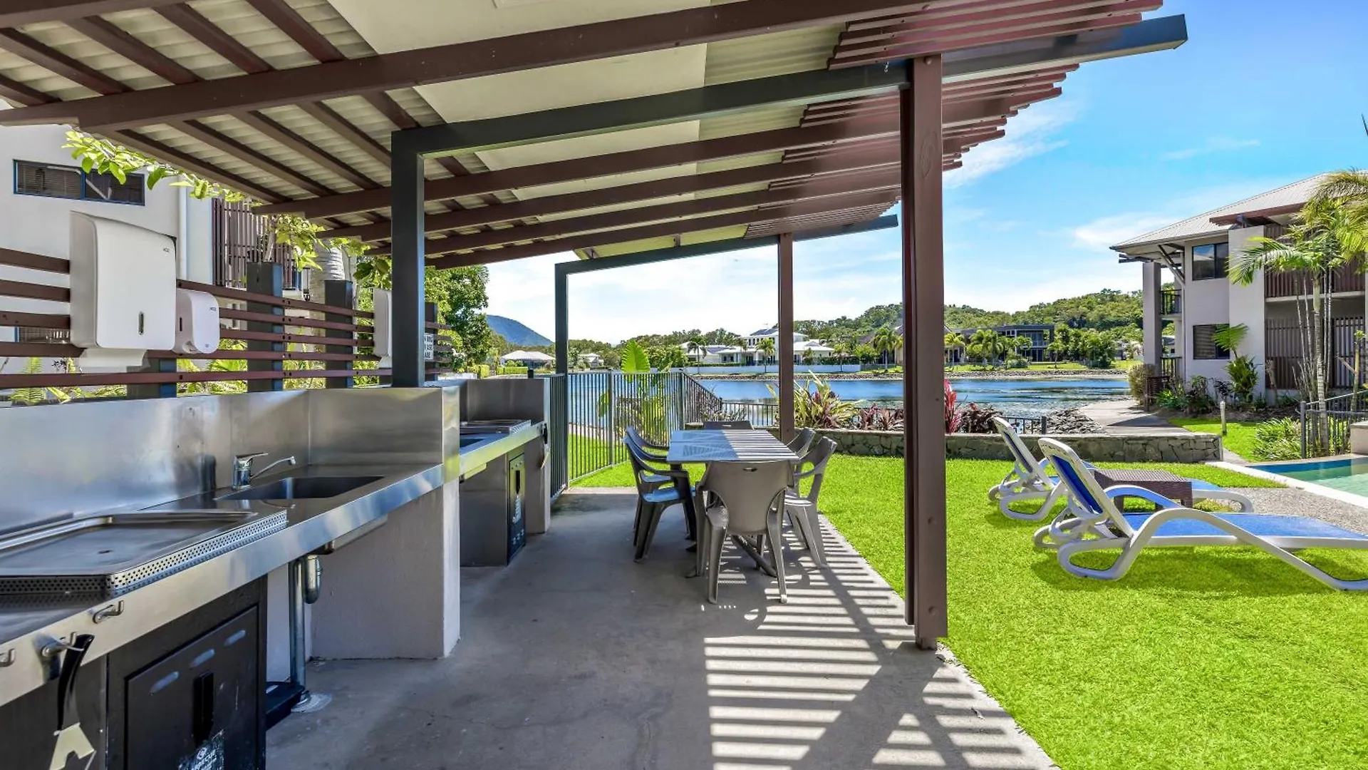 Tropical Haven - Blue Lagoon Resort Trinity Beach 0*,  Australien