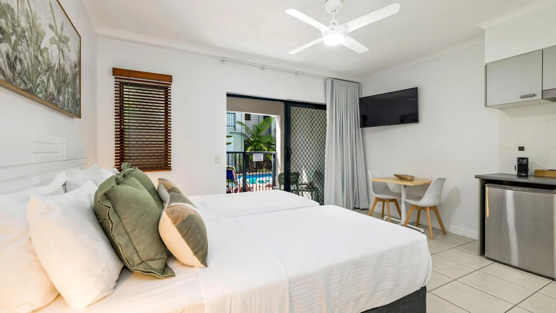 Tropical Haven - Blue Lagoon Resort Trinity Beach Australien